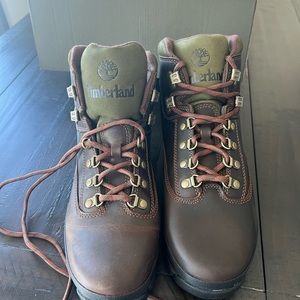 NWT - Timberland Euro Hiker - Size 10.5 - Brown